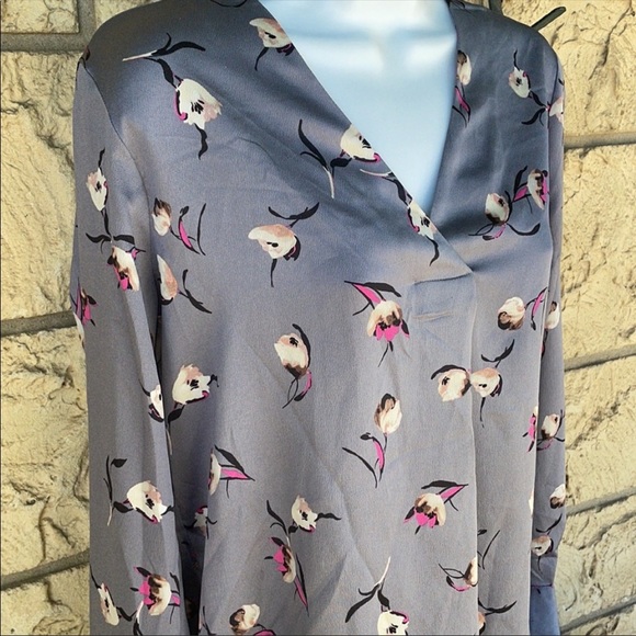 Banana republic v Blouse Floral Gray & Pink Loose fit  Size XS - Picture 3 of 10